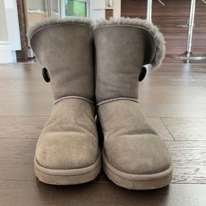 Grey uggs